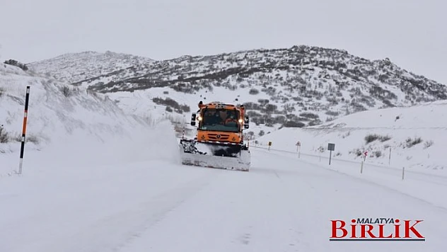 Vali Baruş Yol Açma-Yol Temizleme Çalışmalarına Katıldı
