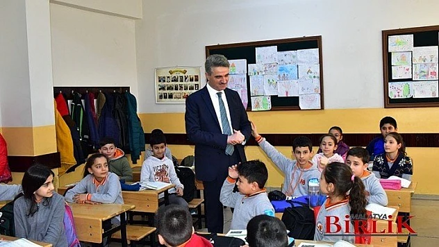 Vali Baruş'dan Okullara Ziyaret