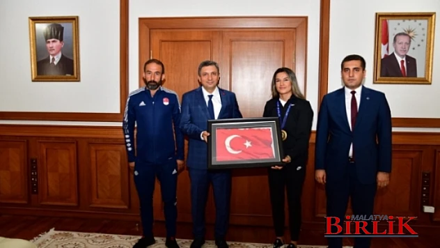 Vali Hulusi Şahin, Milli Sporcu Hatice Akbaş'ı Kabul Etti