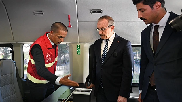 Vali Seddar Yavuz Mobil Göç Noktası ve Geri Gönderme Merkezi'ni Ziyaret Etti