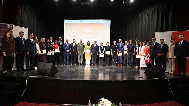 Vali Yavuz, Önem Projesi Gala Programına Katıldı