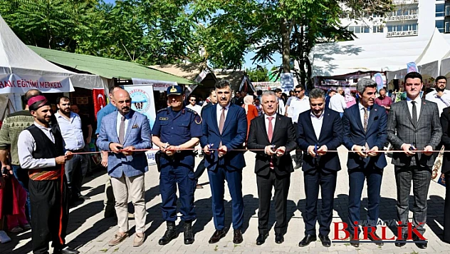 Vali Yazıcı, Hayat Boyu Öğrenme Haftası Açılış Programına Katıldı