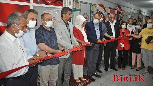 Vatanseverler Gençlik Eğitim ve Kültür Derneği Büyük Bir Katılımla Açıldı