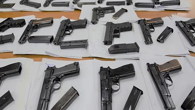 Yerlikaya: 1867 ruhsatsız silah ele geçirildi