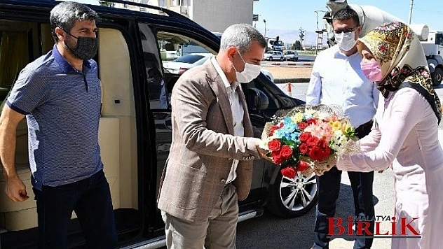 Yeşilyurt Belediye Başkanı Mehmet Çınar'ı Duygulandıran Karşılama