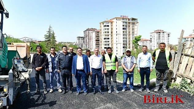 Yeşilyurt Belediye Ekipleri, Mahalle Yollarını Baştan Aşağıya Yeniliyor
