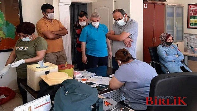 Yeşilyurt Belediye Personelleri Covid-19 Virüsüne Karşı Aşı Oluyor