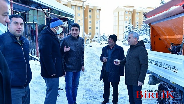Yeşilyurt Belediyesi Ekipleri 24 Saat Kar Mesaisinde!