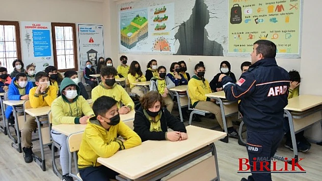 Yeşilyurt Belediyesi'nden Gerçeği Aratmayan Deprem Tatbikatı