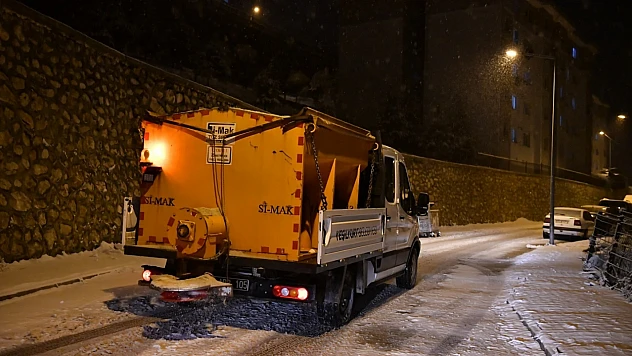 Yeşilyurt Belediyesi'nden Karla Kesintisiz Mücadele!