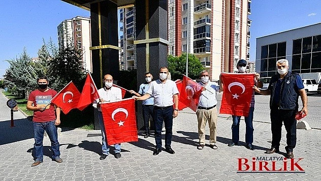 Yeşilyurt Belediyesi, Şanlı Bayrağımız Özgürlüğümüzün Sembolüdür
