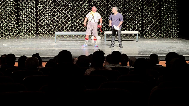 Yeşilyurt Halk Eğitim Merkezi'nden Sanata Tam Destek: Gençler Sahnede