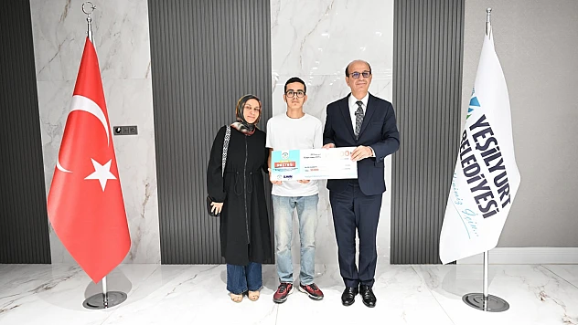 Yeşilyurt'ta 31 Öğrenci YKS Başarısıyla Ödüllendirildi: Başkan Geçit Tebrik Etti