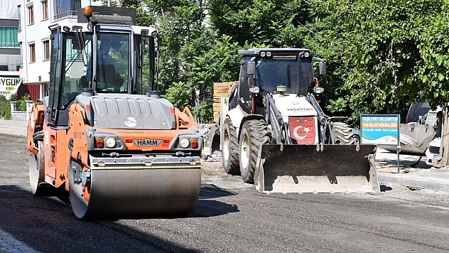 Yeşilyurt'ta Yollar Baştan Aşağı Yenileniyor! İlçede Büyük Dönüşüm