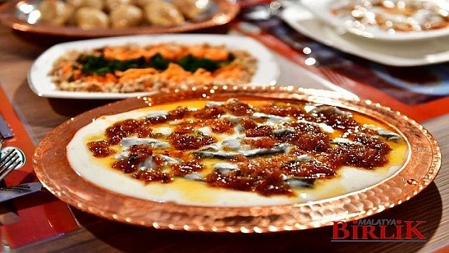 Yeşilyurt'un Ünlü 'Padişah Yemeği' Kiraz Yaprağı Sarması Anlatıldı