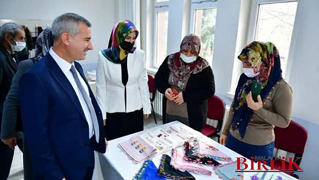 Yeşilyurt'un Yöresel Kumaşı Ehram, Hünerli Kadınların Elinde Hayat Buluyor