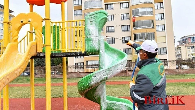 Yeşilyurt'taki Parkların Temizlik, Çevre Düzenlemesi Çalışmaları