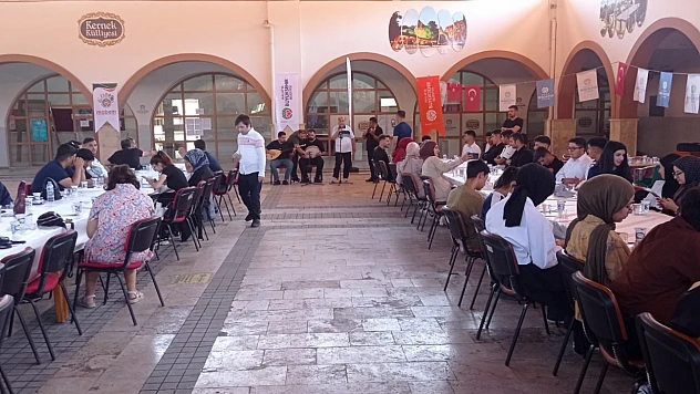 YKS Öncesi Öğrencilere Moral Desteği