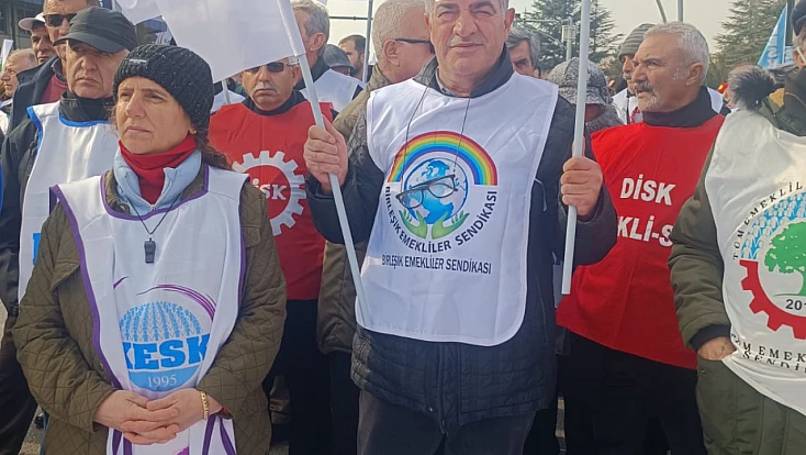 17 Milyon Emeklinin Barınma Sorunu: Sendikadan Sosyal Konut Uyarısı