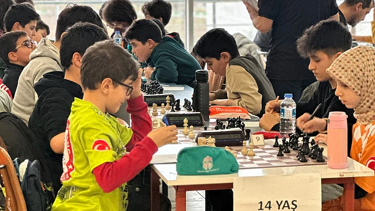 95. Yıla Özel Satranç Turnuvasında Kıyasıya Rekabet