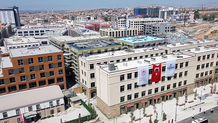 İkizce, Deprem Bölgesinin En Büyük Şantiyesi Oldu