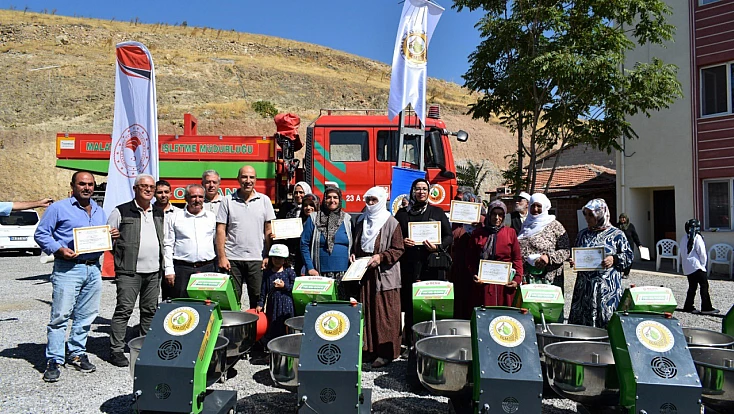 Kırsal Kalkınmaya Destek: Malatya’da Ailelere Hamur Yoğurma Makinesi Teslimi