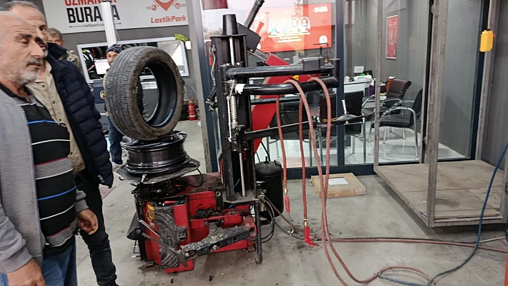 15 Kasım Yaklaşıyor: Darende'de Araç Sahipleri Lastik Değişimine Akın Etti