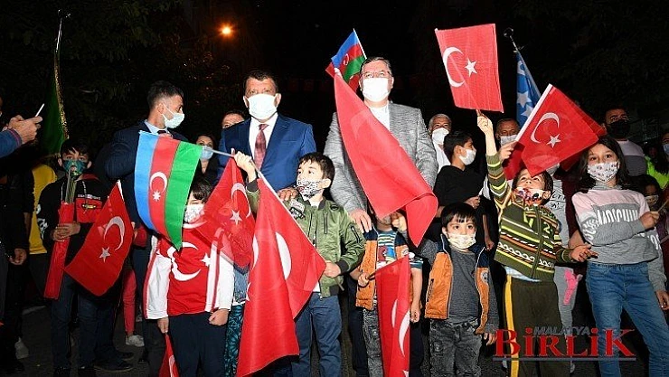 29 Ekim Coşkusu Geceye Damgasını Vurdu