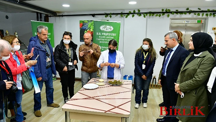 30 Kişilik Gastronomi Tur Rehberi Heyeti, Yeşilyurt Lezzet Caddesini İnceledi