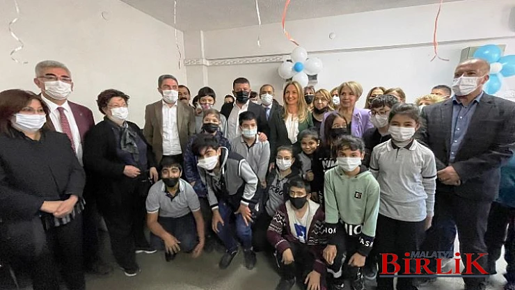 Ağbaba'dan Kemal Özalper İlköğretim Okuluna Yeni Bilgisayar Laboratuvarı