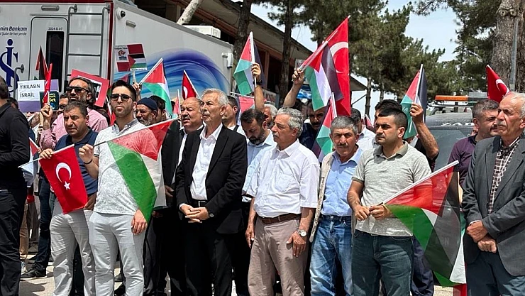 Arapgir'de Gazze Şehitleri İçin Gıyabi Cenaze Namazı Ve Yürüyüş Düzenlendi