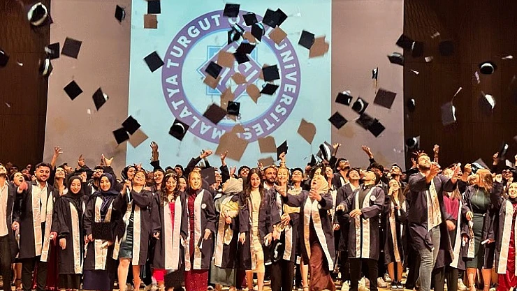 Arapgir MYO Mezuniyet Coşkusuna Ortak Olduk