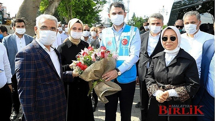 Bakan Kurum, Battalgazi Belediyesi'ni Ziyaret Etti