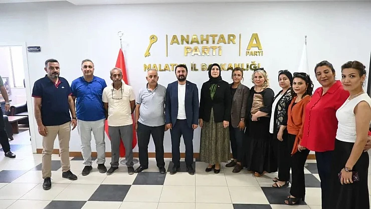 Başkan Asuman Sarıtaç'tan Anahtar Parti İl Başkanı Erdoğan Zelyurt'a Ziyaret