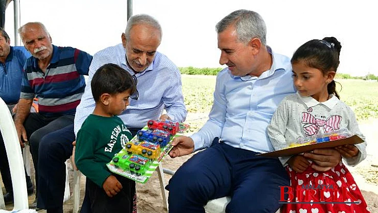 Başkan Çınar, Çayırköy Mahallesindeki 'Kavun' Hasadı Şenliğine Katıldı