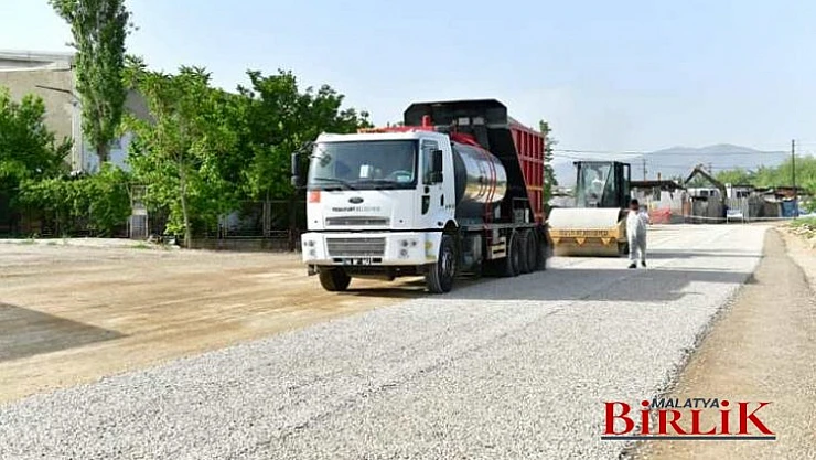Başkan Çınar, Hoca Ahmet Yesevi Mahallesindeki Yol Düzenleme Çalışmalarını İnceledi