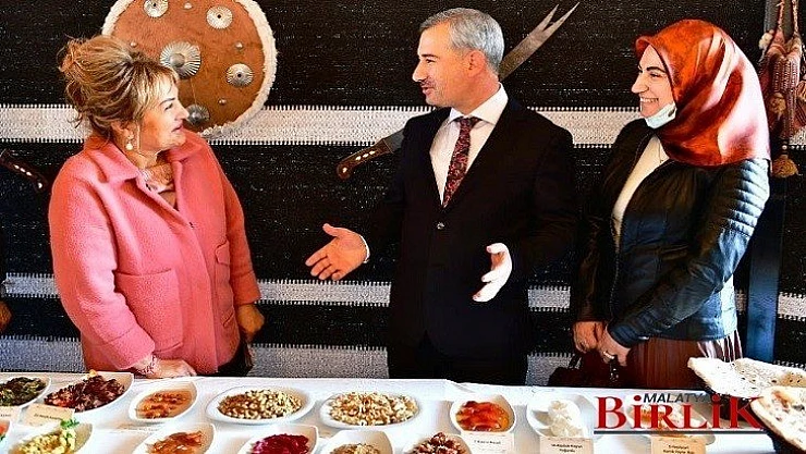 Başkan Çınar, 'Kayısı Çiçeği Şenliği' Davetlilerini Çırmıhtı'da Ağırladı