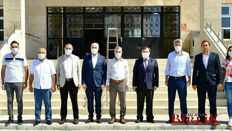 Başkan Çınar, TOBB Hafız İmam Ortaokulunu Ziyaret Etti