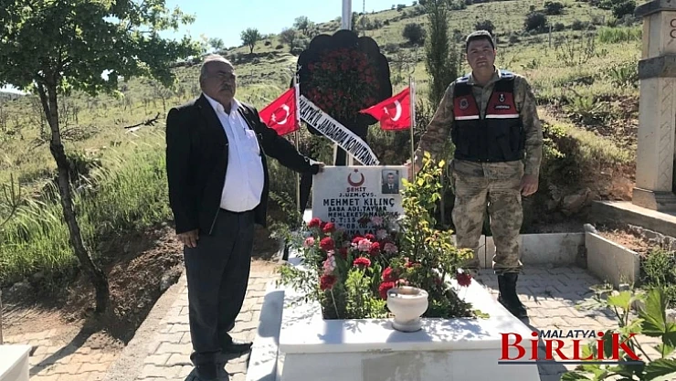 Başkan Gözükara, Şehit Mezarlarına Jandarma Eli Değdi