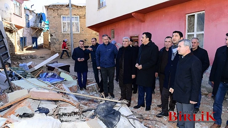 Başkan Güder, Depremden Hasar Gören Doğanyol ve Pütürge İlçesini Ziyaret Etti