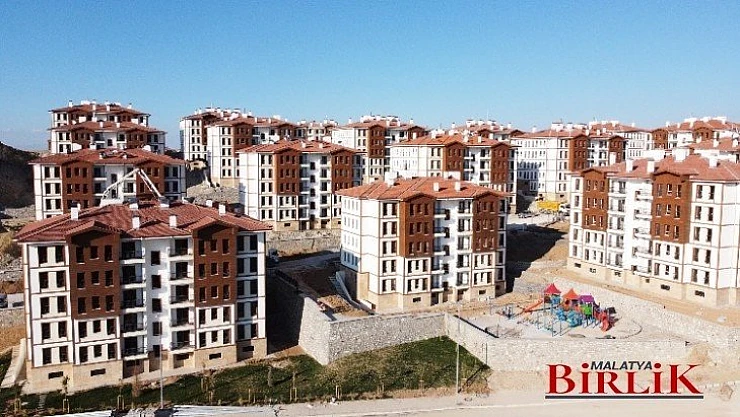 Başkan Güder, Gelincik Tepesi'ndeki Deprem Konutlarını İnceledi