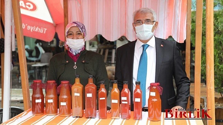 Başkan Güder Hanımeli Pazarını Gezerek Alışveriş Yaptı