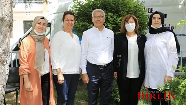Başkan Güder, Kadın Muhtarların Anneler Gününü Kutladı