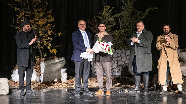 Başkan Sami Er, MABESEM'in 'Pusuda' Oyununu İlgiyle İzledi