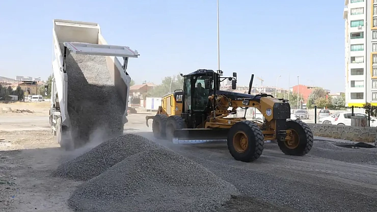 Battalgazi Belediyesi İnşaatları Biten Rezerv Alanların Yollarını Yeniliyor