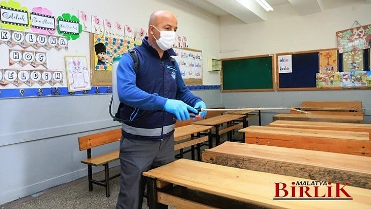 Battalgazi'de Köşe Bucak Dezenfekte Ediliyor
