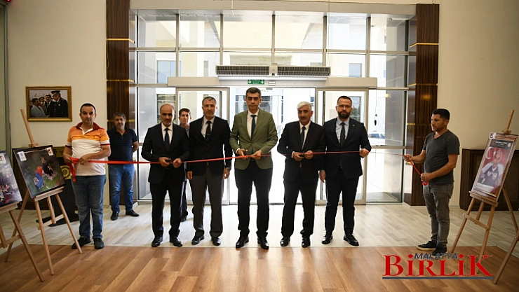 'Bir Daha 15 Temmuzlar Yaşanmasın Diye: Fikri Hür, Vicdanı Hür, İrfanı Hür' Konferansı Düzenlendi