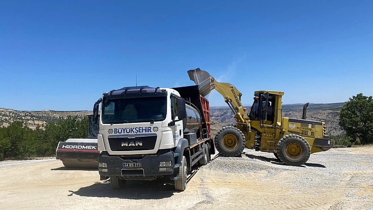 Büyükşehir Belediyesi Bağköy Mahallesi'nin Yolunu Güvenli Hale Getirdi