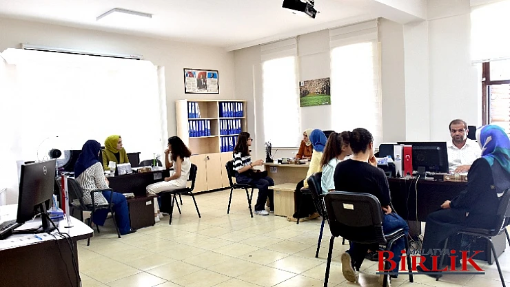 Büyükşehir Belediyesi'nden Lgs'ye Giren Öğrencilere Rehberlik Hizmeti