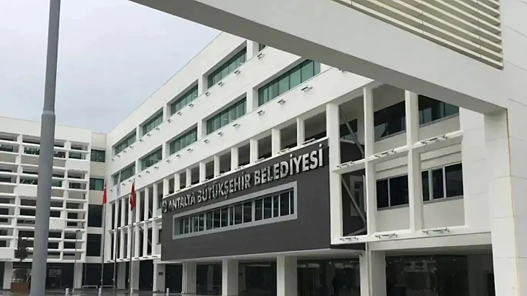 CHP'li Antalya Büyükşehir Belediyesi'ne 8. dalga rüşvet operasyonu: 8 gözaltı